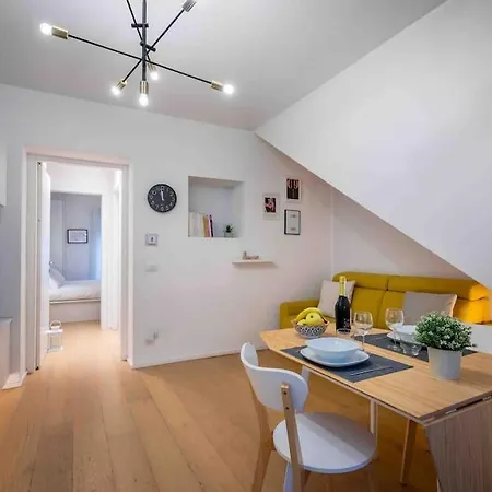 Junior Duomo Five Minutes Apartment Milan